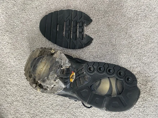 Black Nike Air Max Plus / TN – Size 10 Men’s – Needs Repair, $40 image indicator(4)