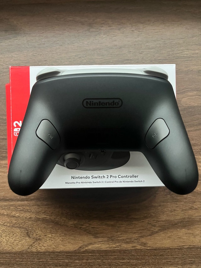Nintendo Switch 2 Pro Controller - photo 2