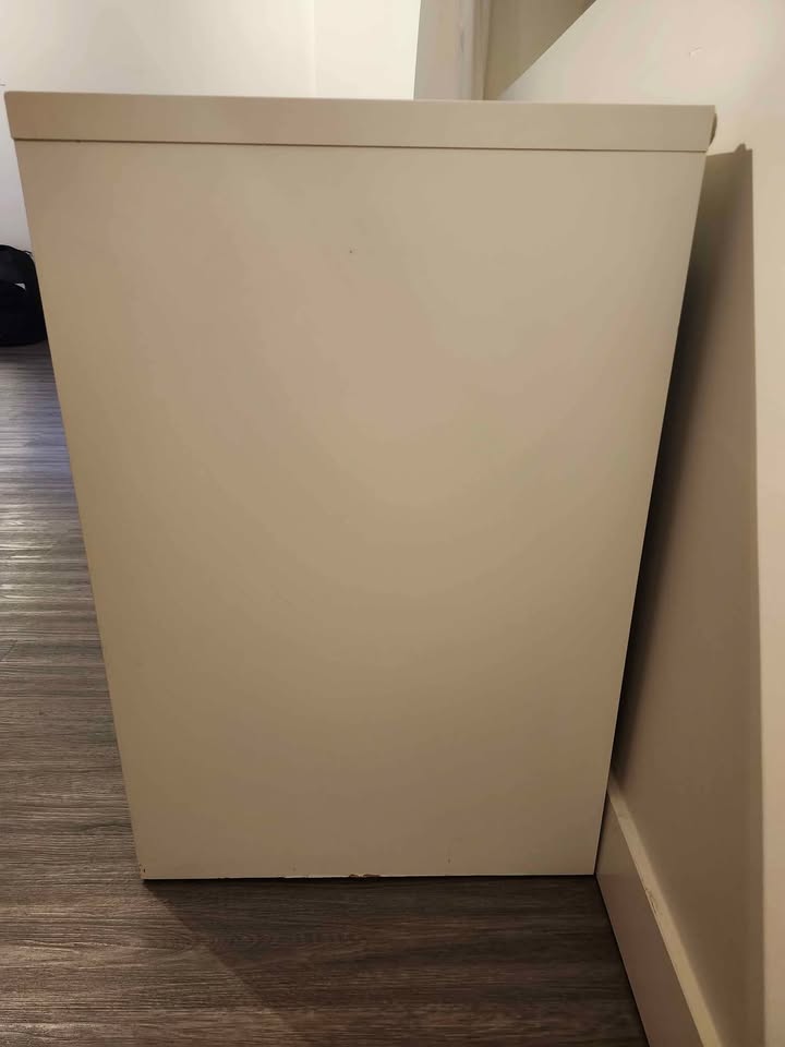 FREE IKEA Desk - photo 2