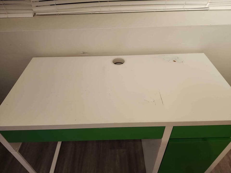 FREE IKEA Desk - photo 3