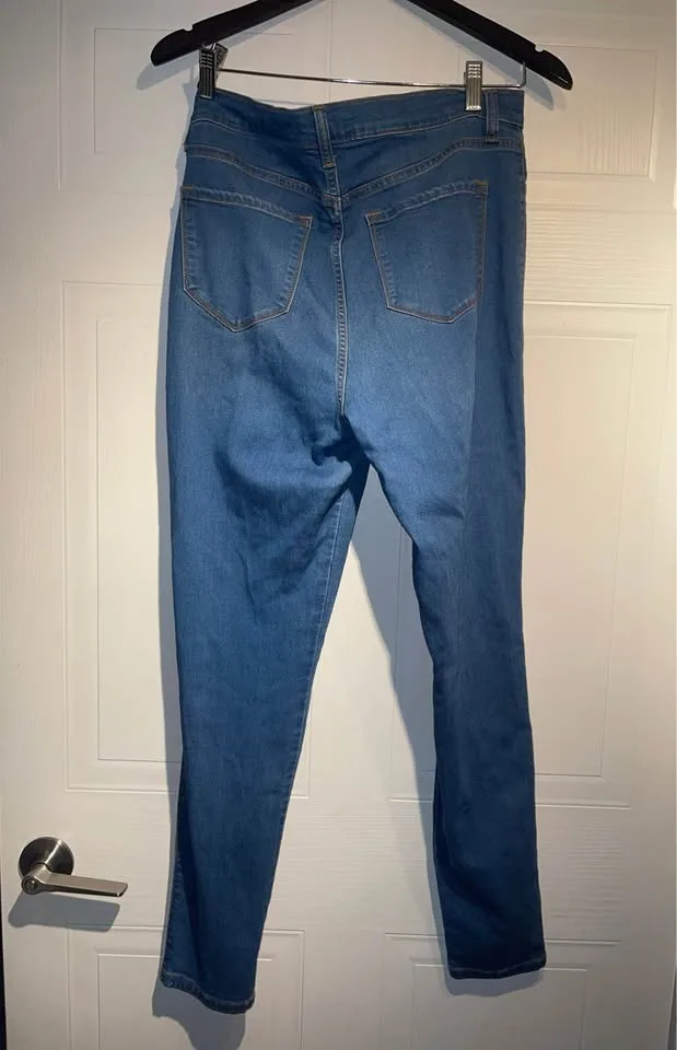 Fashion Nova Classic High Waist Skinny Jeans size 8 image indicator(4)