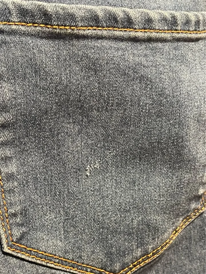 Fashion Nova Classic High Waist Skinny Jeans size 8 image indicator(10)