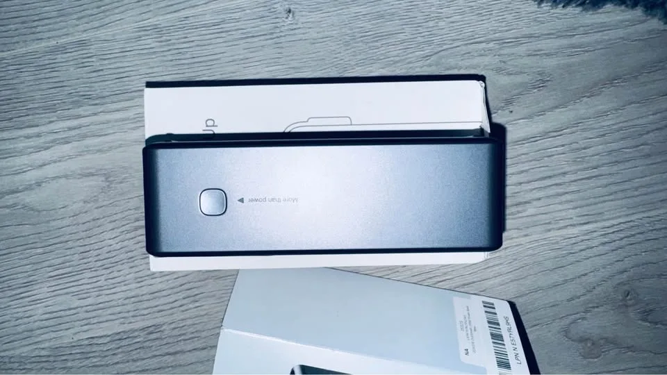 UGREEN 25,000mAh 140W USB-C Power Bank (Brand New) image indicator(2)