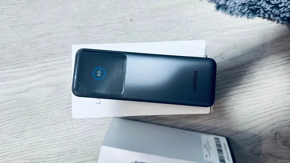 UGREEN 25,000mAh 140W USB-C Power Bank (Brand New) image indicator(3)