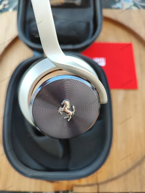 Ferrari T250 Cavallino Headphones by Logic3 image indicator(4)