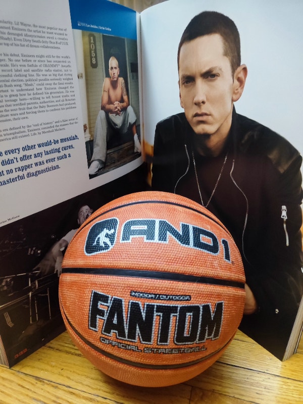 Memorable GIFT - collectible BOOK Hip-Hop-A cultural odyssey - photo 2