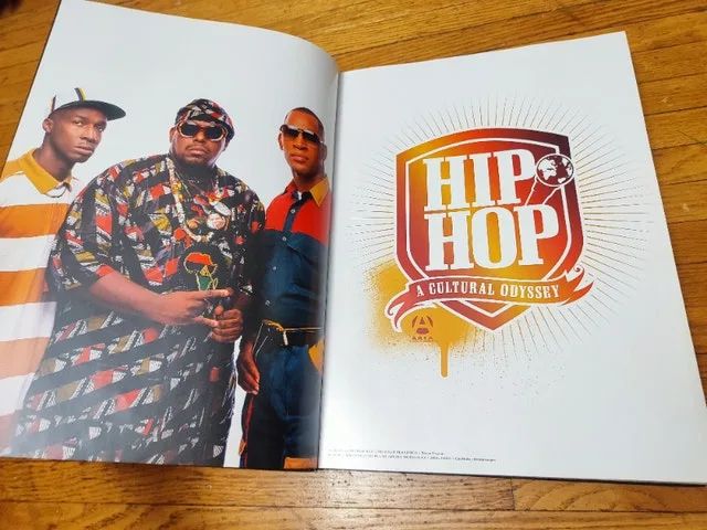 Memorable GIFT - collectible BOOK Hip-Hop-A cultural odyssey image indicator(3)