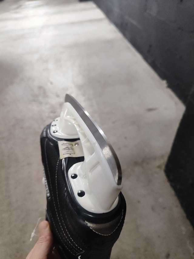 WINTER SALE-Kids toddler hockey skates "Bauer Nexus" NEW - photo 2