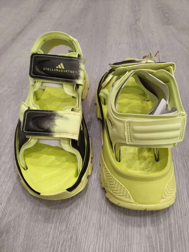 OFF SEASON SALE-adidas x Stella McCartney "HIKA SANDAL" image indicator(3)