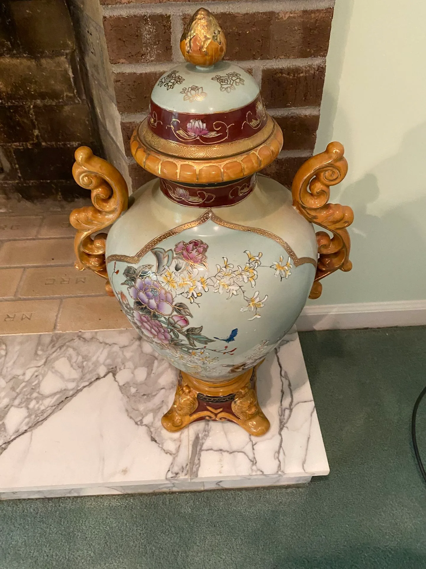 Antique Chinese Porcelain Urns - Floral Design thumbnail