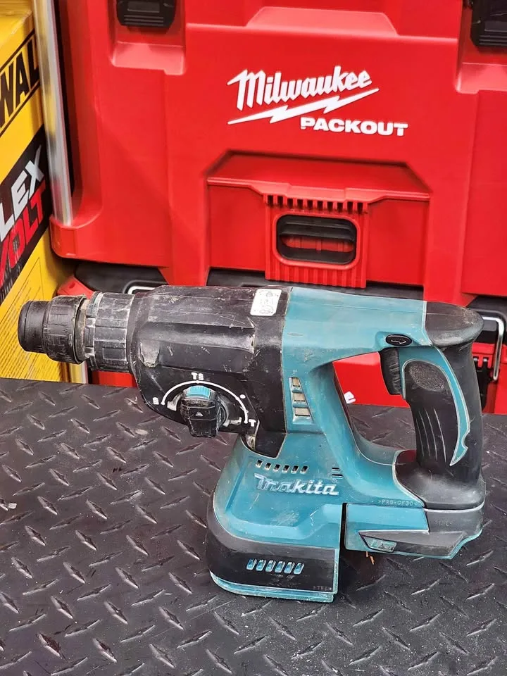Makita cordless hammer drill/jack hammer thumbnail