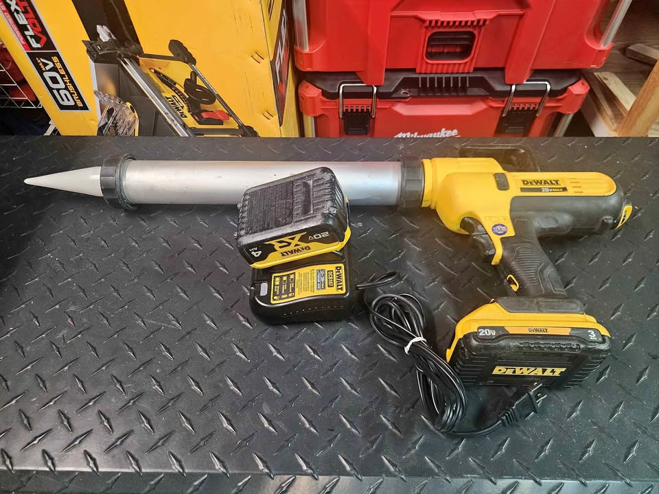 Dewalt cordless caulking gun with 2 battery and charger