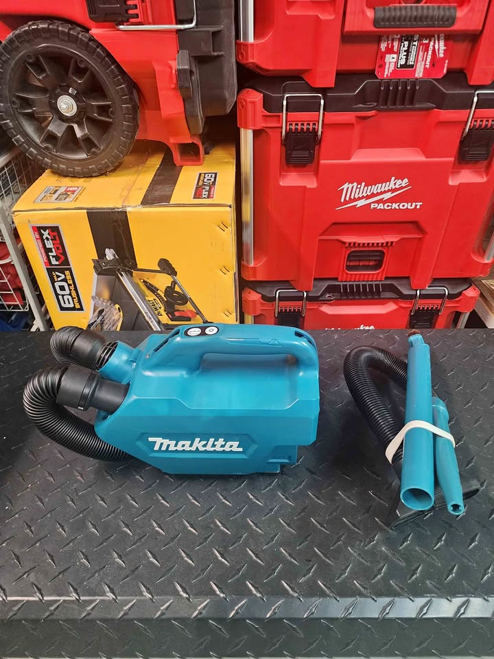 Makita 18v cordless car vacuum/blower
