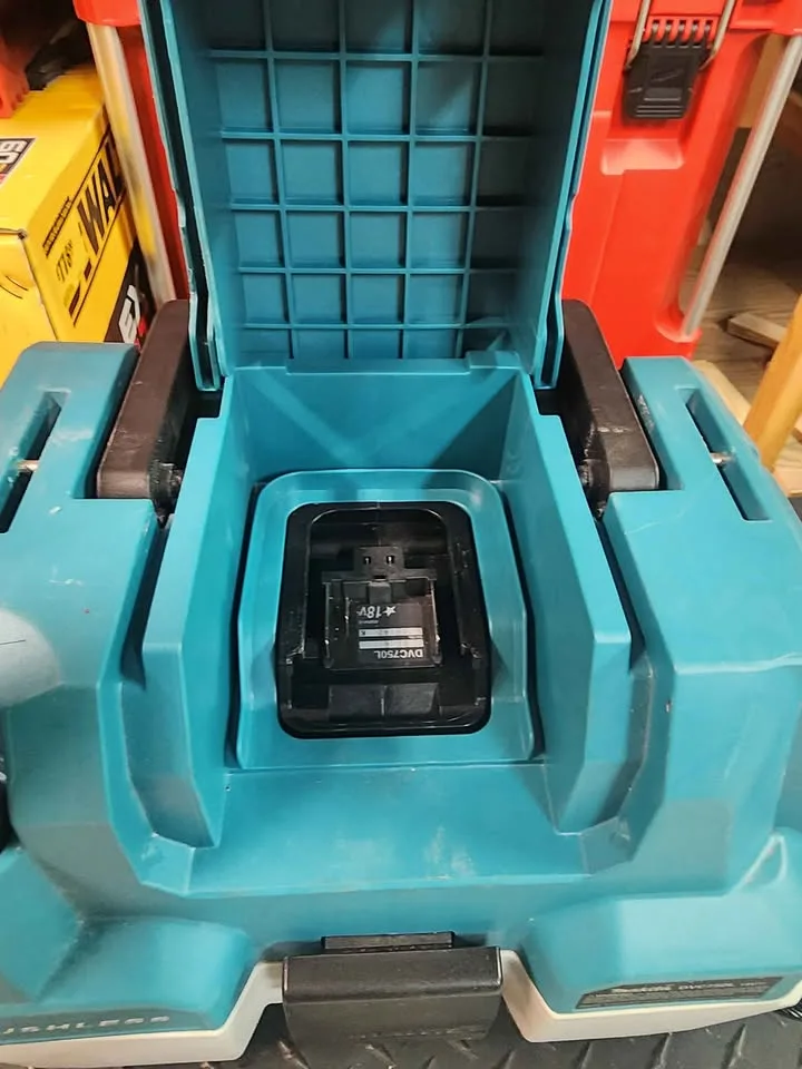 Makita cordless vacuum 18v cordless image indicator(6)