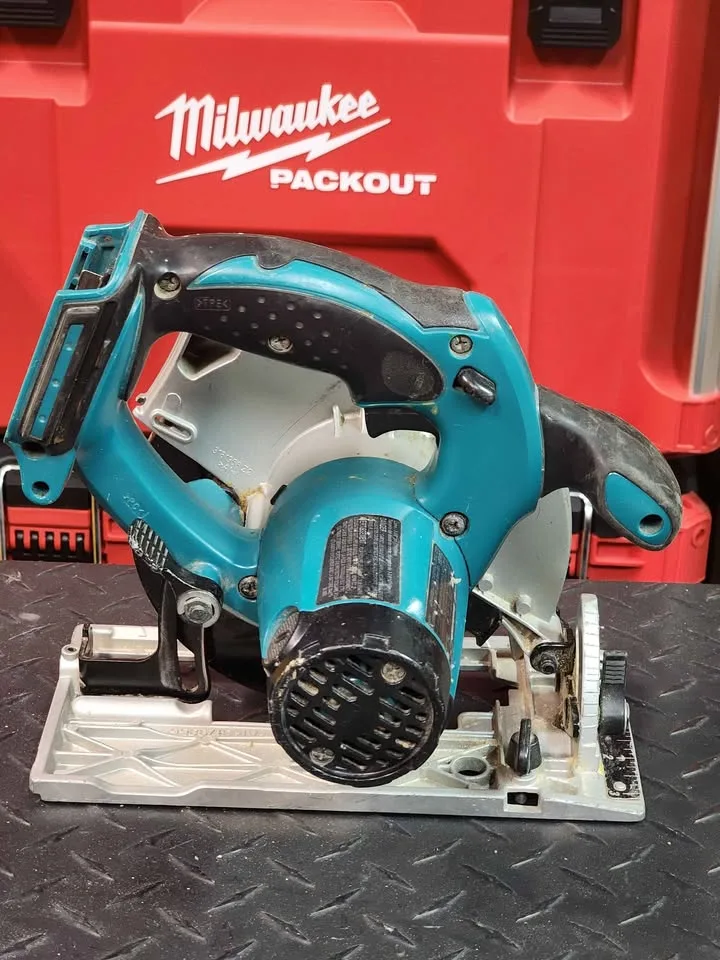Makita 18v cordless skillsaw image indicator(2)