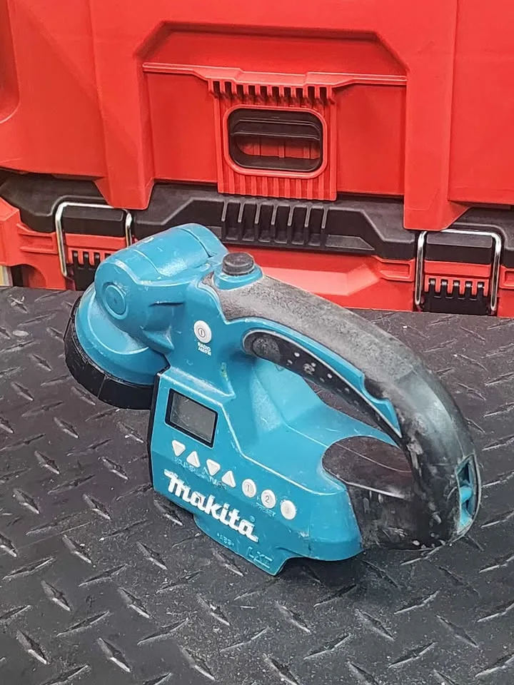 Makita cordless radio/flashlight image indicator(2)