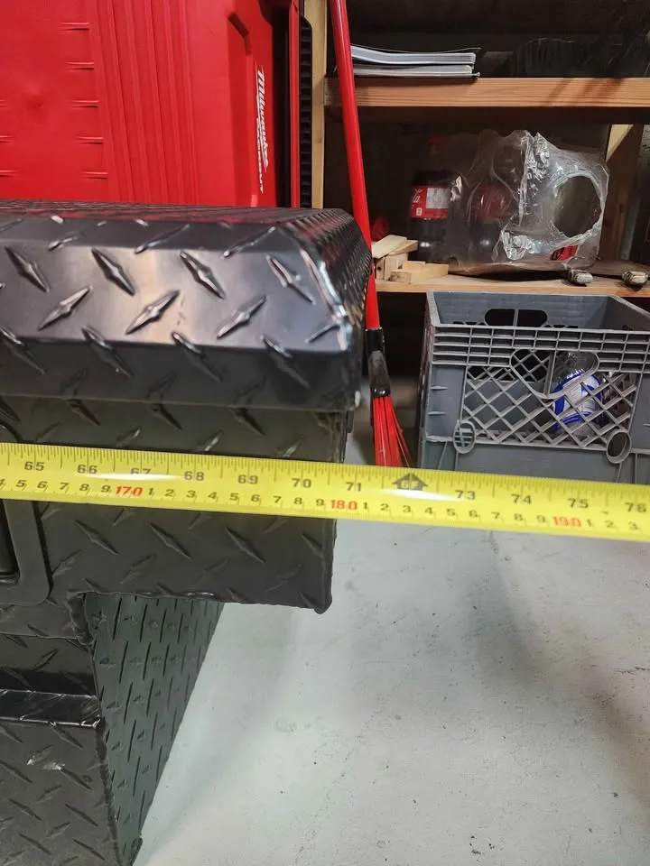 Weather Guard Truck Tool Box – Excellent Condition image indicator(6)