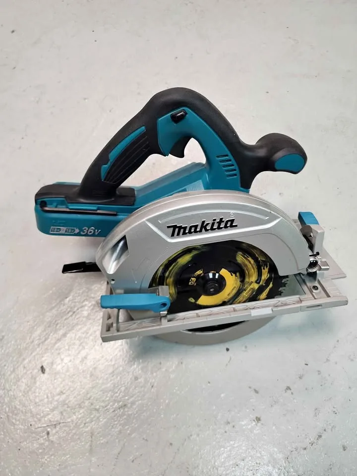 Makita cordless 7 1/2" circular saw thumbnail