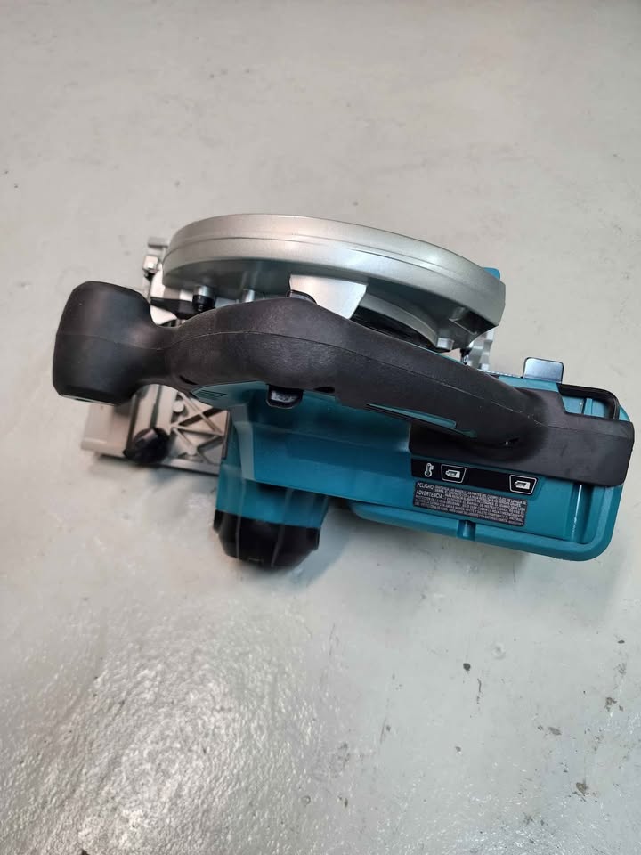 Makita cordless 7 1/2" circular saw - photo 2