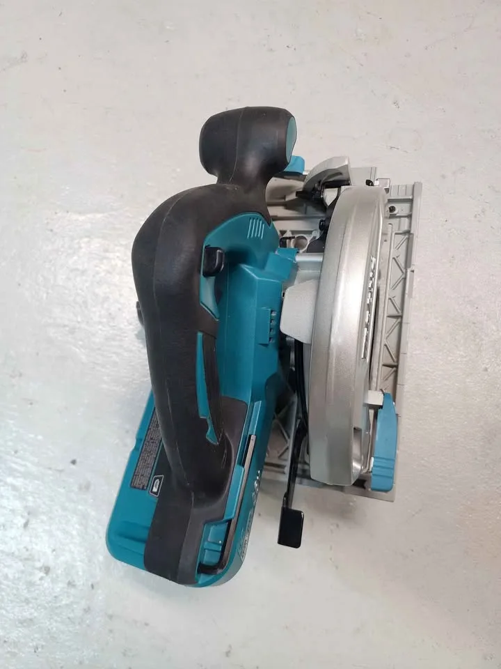 Makita cordless 7 1/2" circular saw image indicator(5)