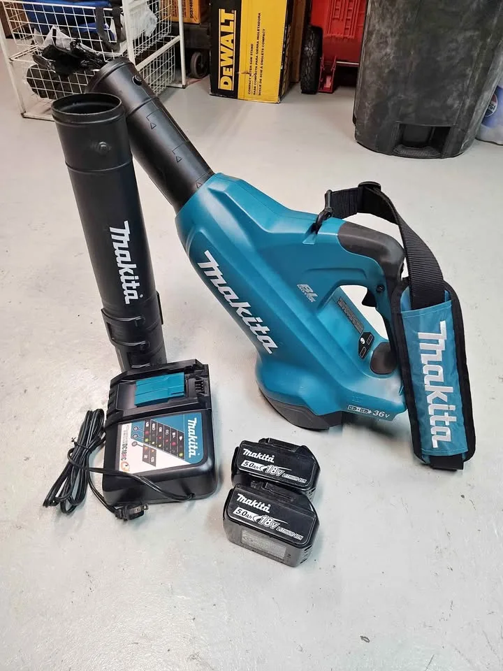 Makita 36v cordless blower thumbnail