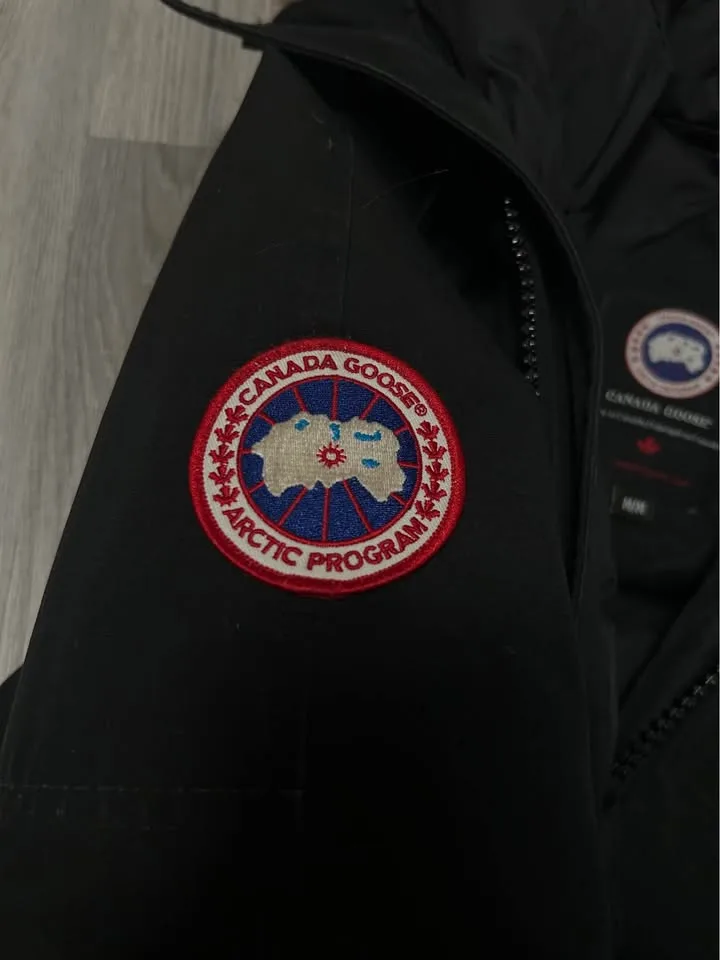 Canada Goose Chilliwack Bomber image indicator(6)