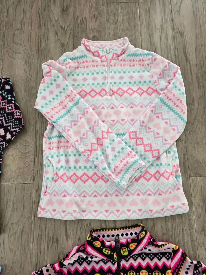 Girls fleece tops - size 12 -14 years image indicator(4)