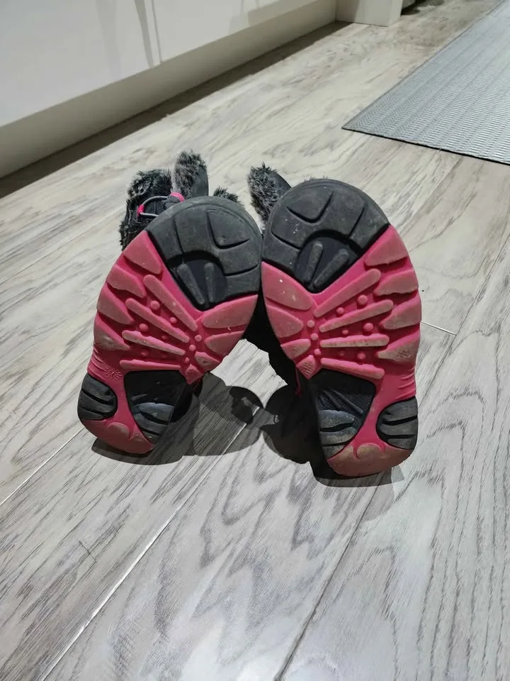 Girls boots image indicator(2)