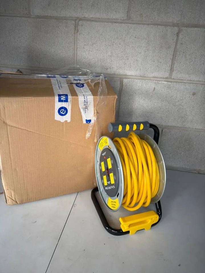 Link2Home 50 ft. 12/3AWG 13AMP Heavy-Duty Professional Cord Reel image indicator(5)