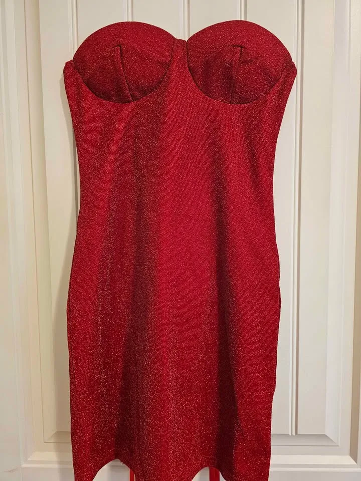 👗 Red Dress – $12 Brand new, never worn – It is a gift but it’s image indicator(3)