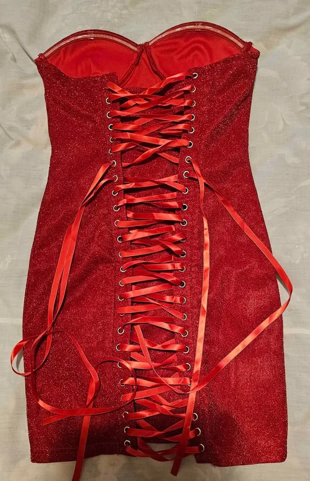 👗 Red Dress – $12 Brand new, never worn – It is a gift but it’s image indicator(4)