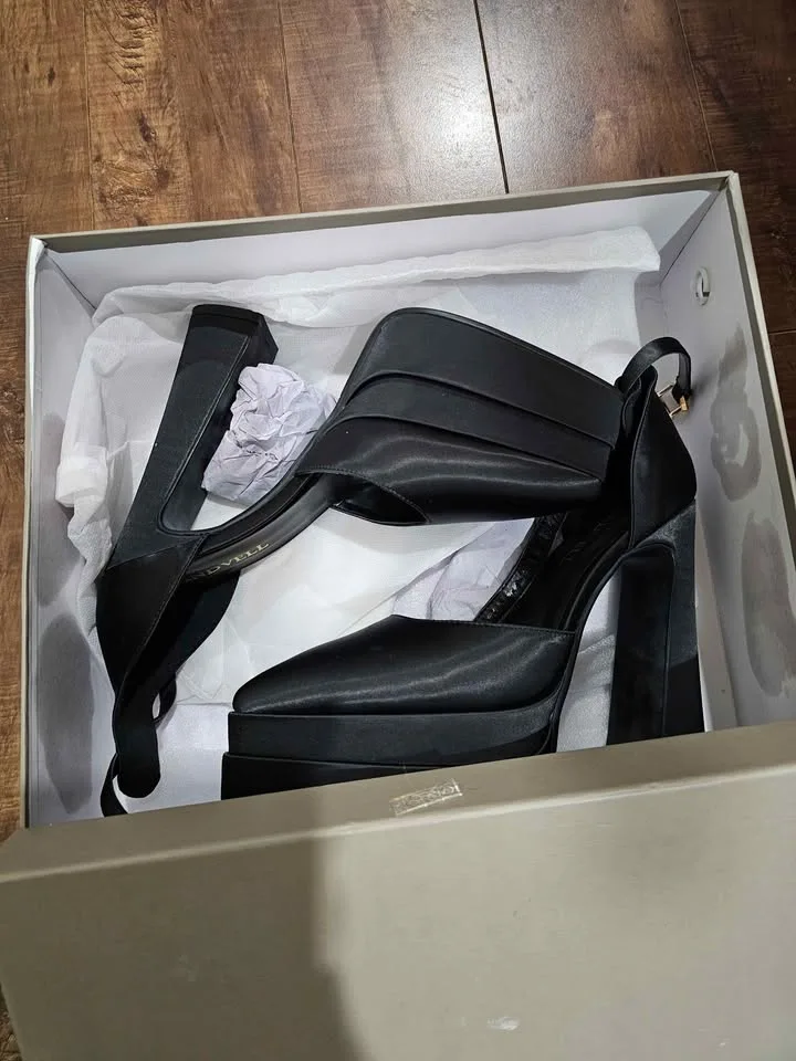 New Black Shoes image indicator(2)