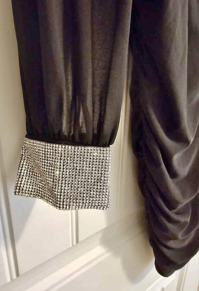 👗 Black Dress (Le Chatto) – $20 Excellent condition