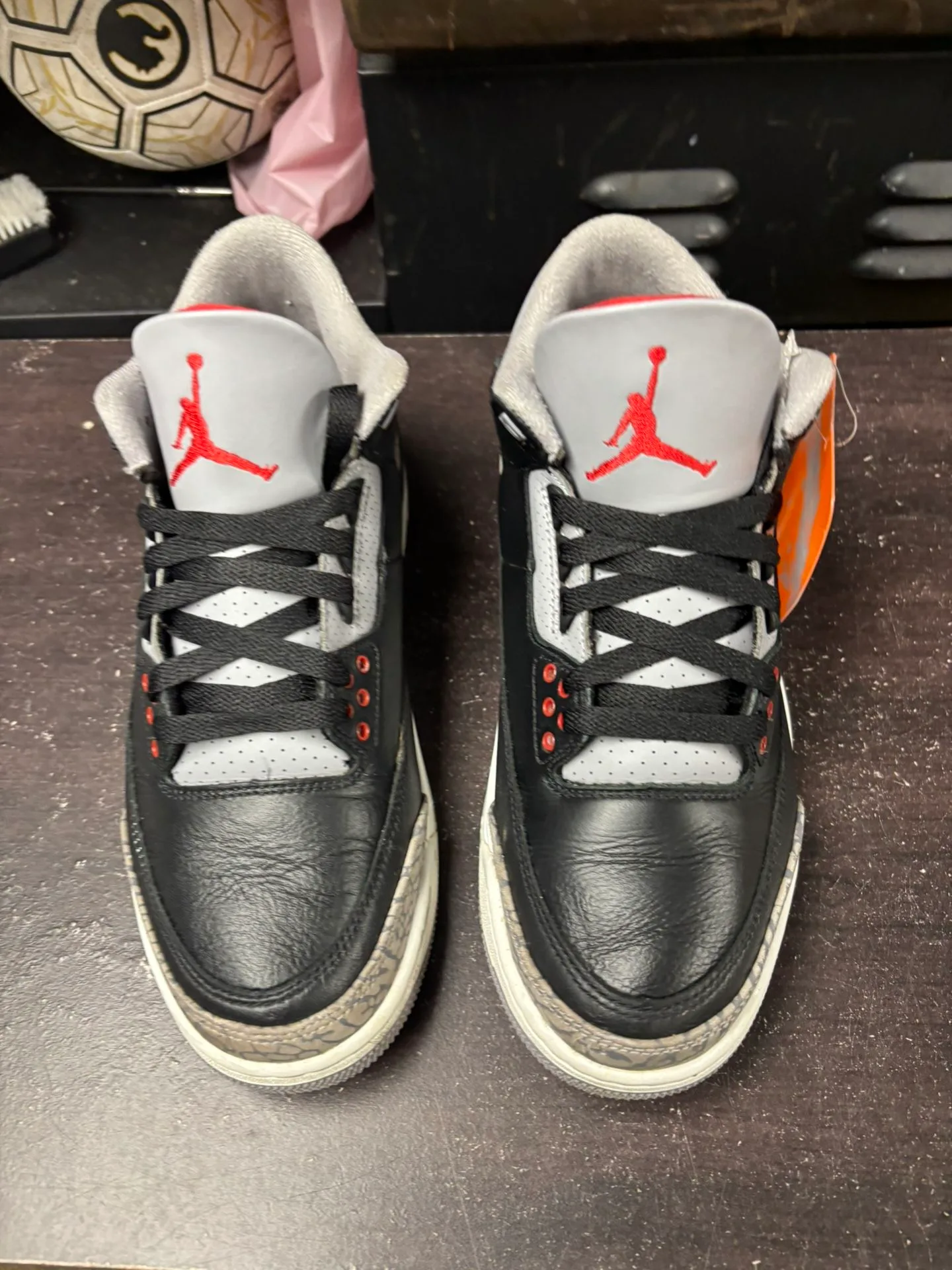 Air Jordan 3 Black Cement 2024 image indicator(2)