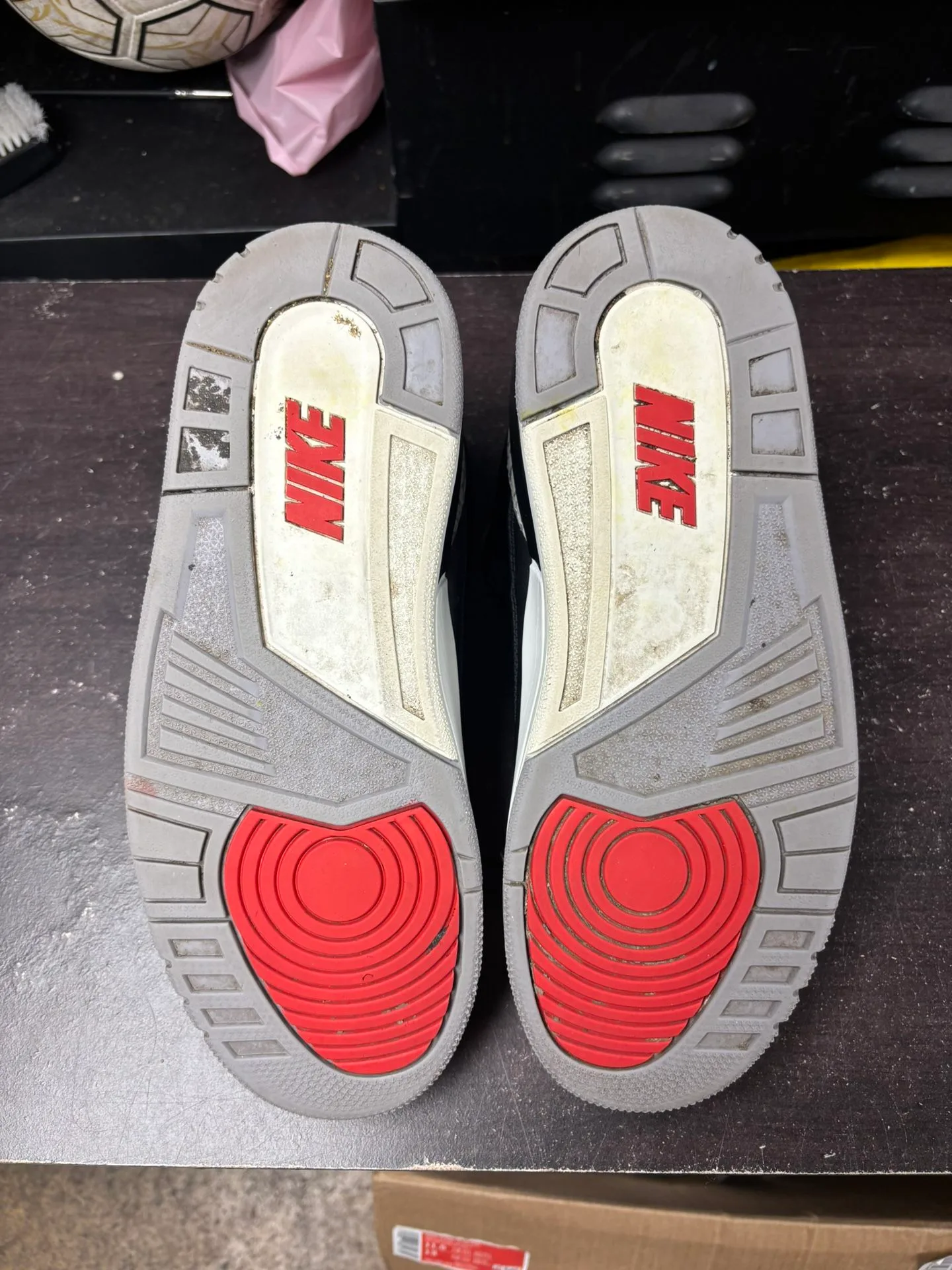 Air Jordan 3 Black Cement 2024 image indicator(3)