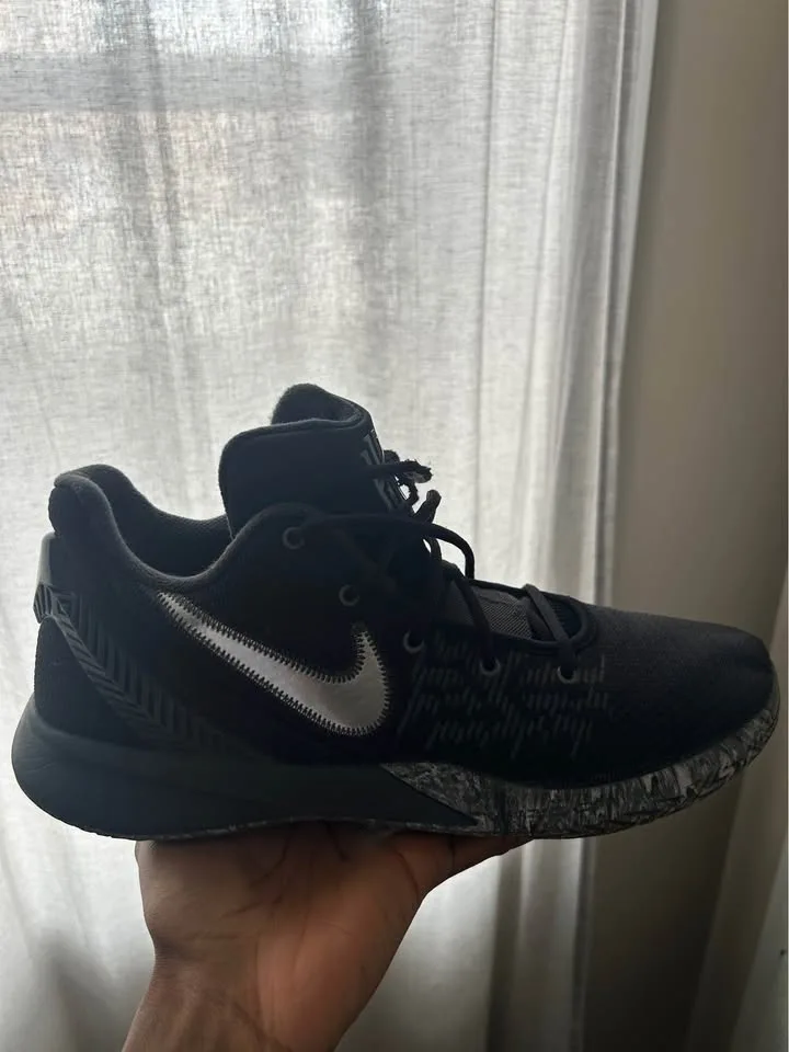 Kyrie Nike flytrap 2 image indicator(5)