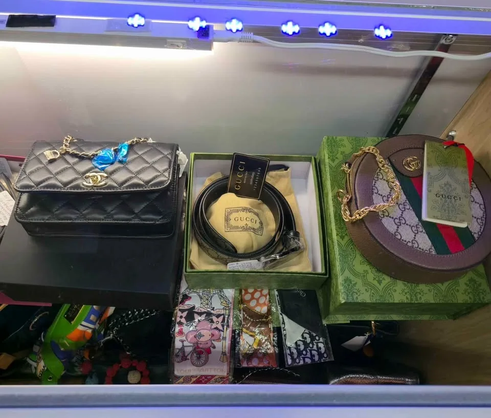 TOP SHELF BAGS CLEARANCE! Offering options to suit various budge image indicator(3)