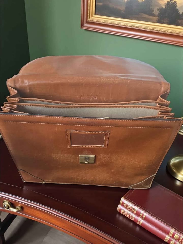 Vintage Briefcase - photo 2