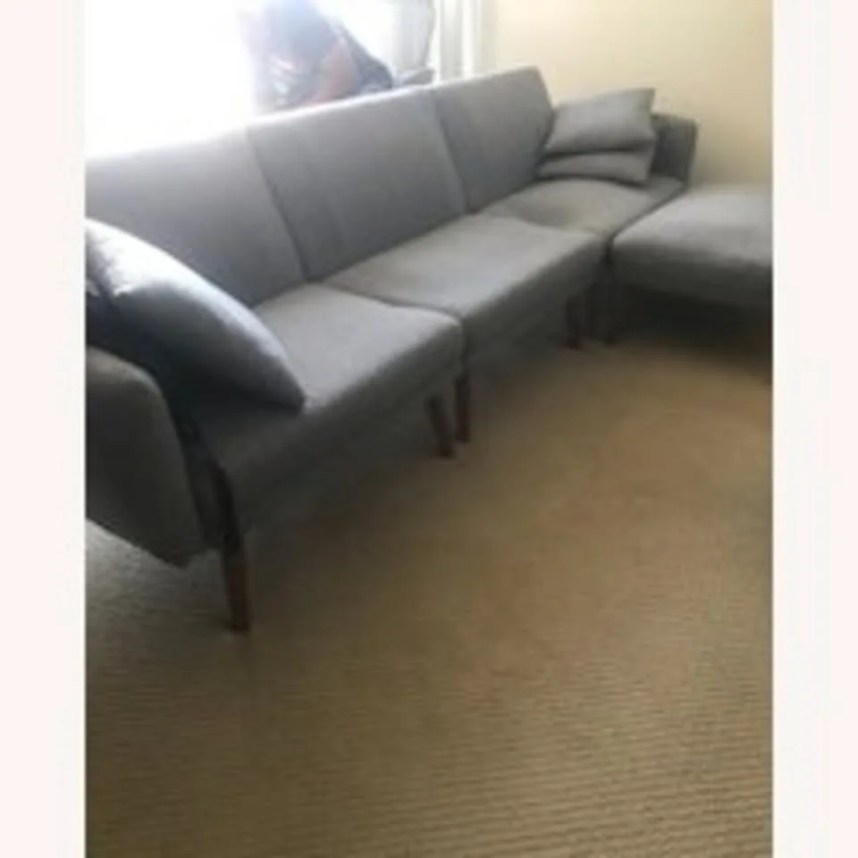 Light Gray 3+ Piece Sectional image indicator(3)