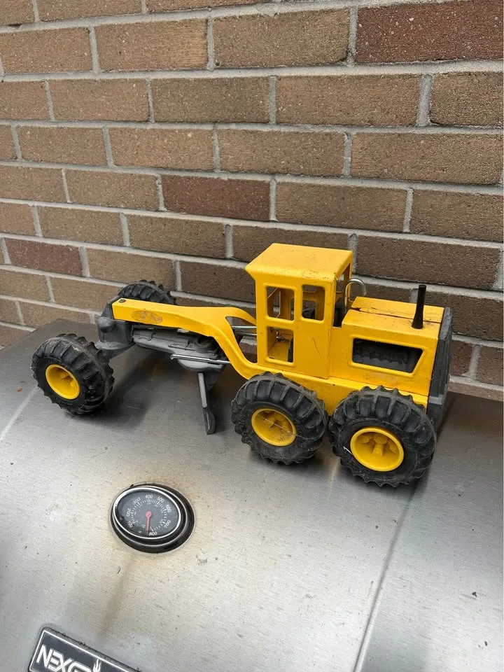 Vintage and newer Tonka image indicator(3)