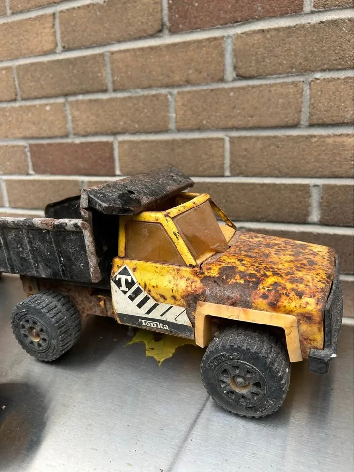 Vintage and newer Tonka image indicator(8)