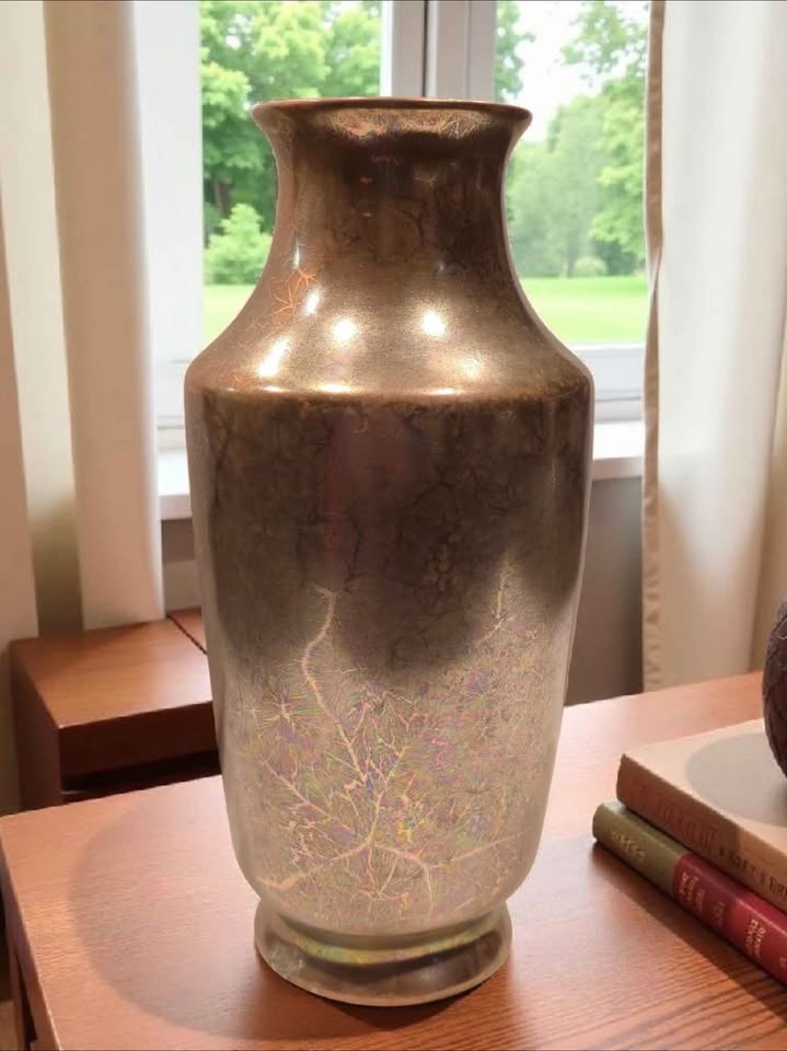 Vintage Franciscan Gold Vase - photo 2