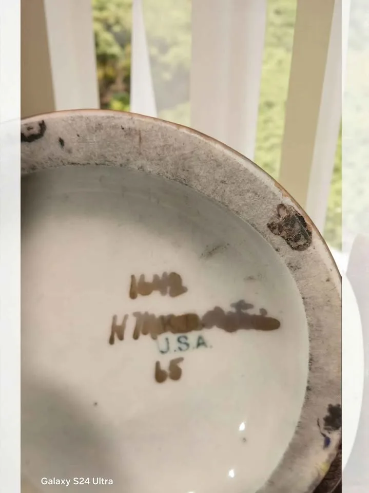 Vintage Franciscan Gold Vase image indicator(3)