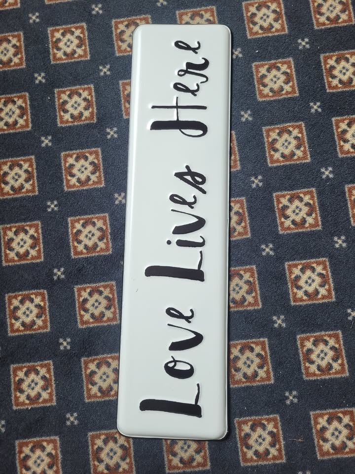Metal Sign : Love Lives Here - photo 2
