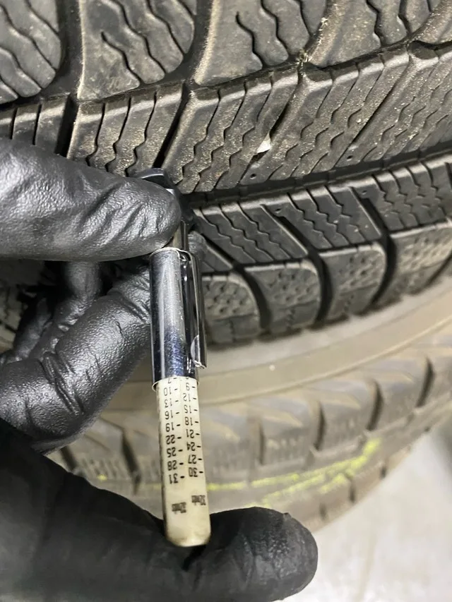 225/55R17 2X Michelin X-Ice, 2X Yokohama Ice Guard ig52c image indicator(4)