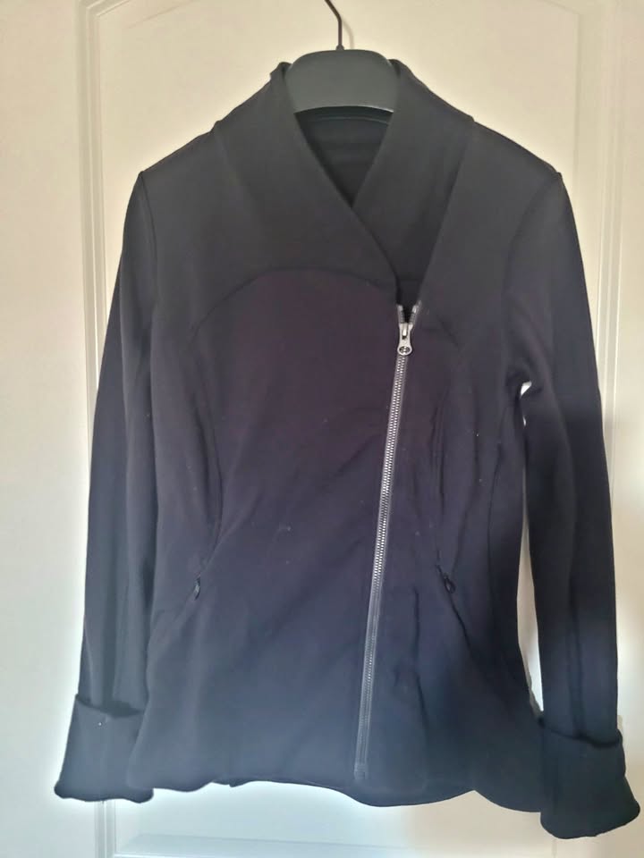 Lululemon Black Precision Jacket Asymmetrical Zipper Size 4
