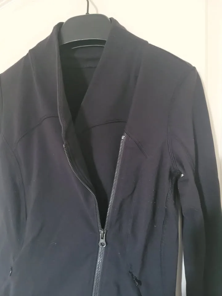 Lululemon Black Precision Jacket Asymmetrical Zipper Size 4 image indicator(2)