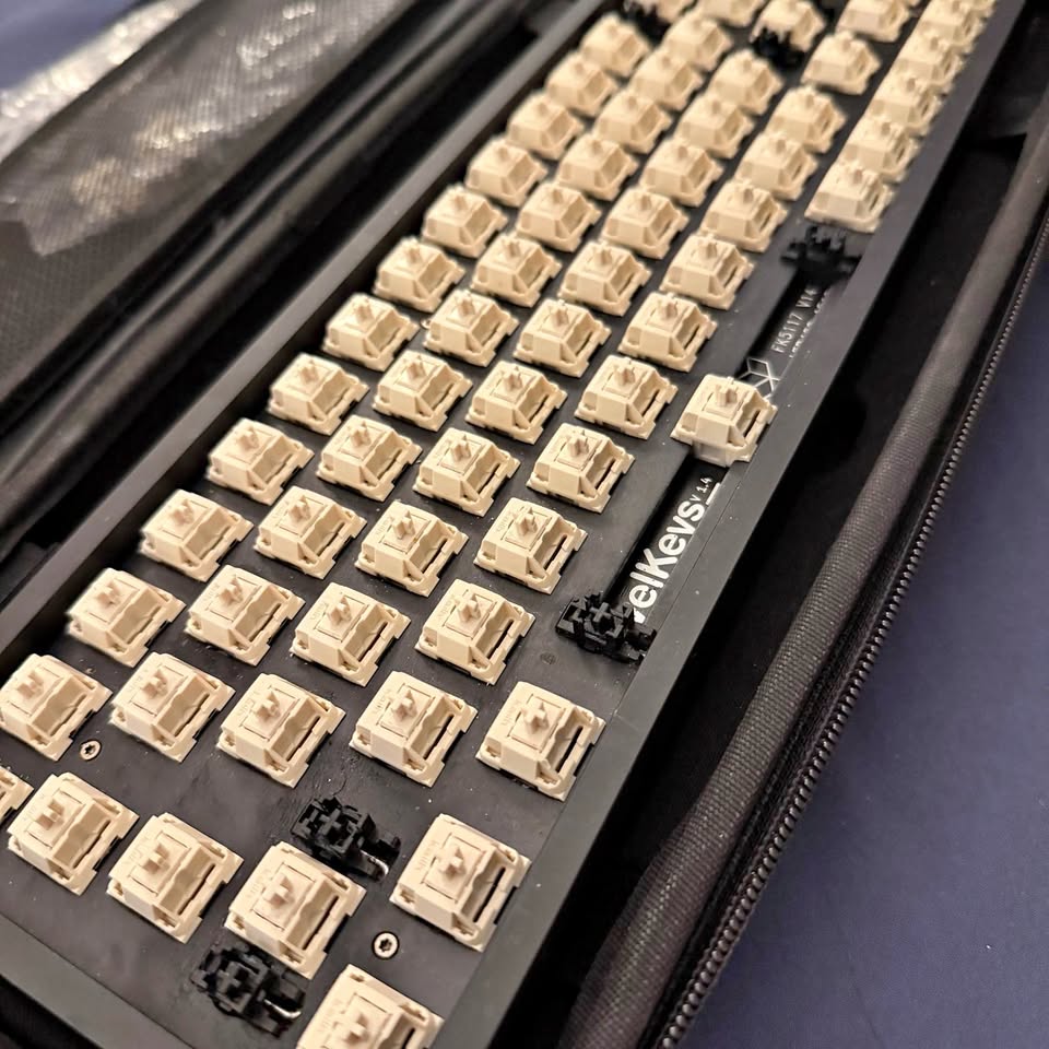 NovelKeys65 Aluminum Keyboard Base Kit - No keycaps