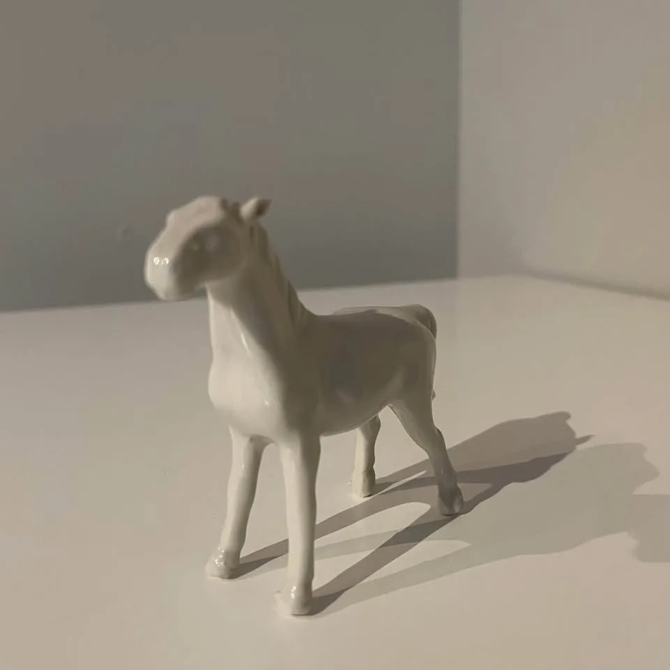 Vintage porcelain horse image indicator(2)