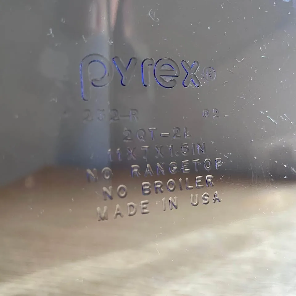 SALE - Vintage Cobalt Blue Pyrex Baking Dish (11x7")) image indicator(5)